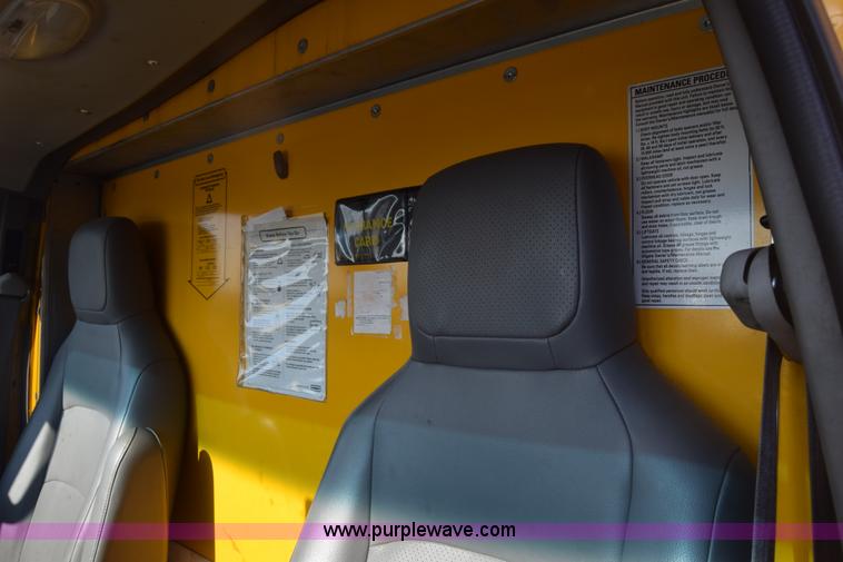 image for item K2838 2012 Ford E350 Super Duty box truck