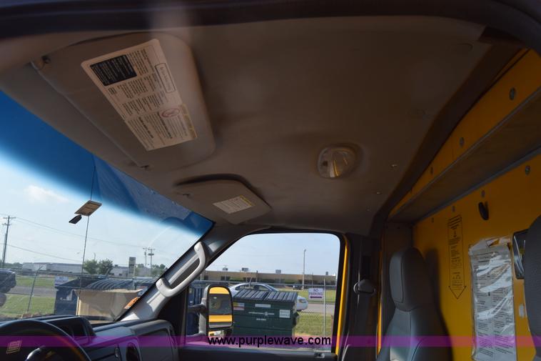 image for item K2838 2012 Ford E350 Super Duty box truck