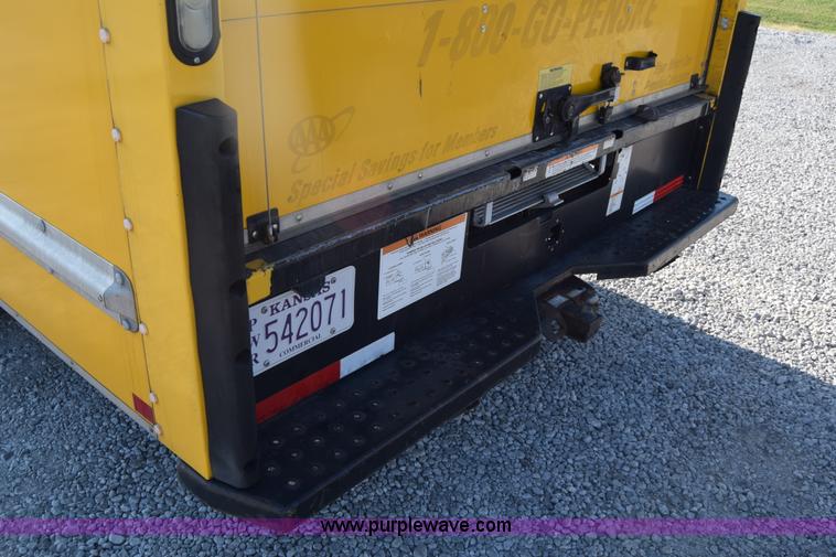 image for item K2838 2012 Ford E350 Super Duty box truck