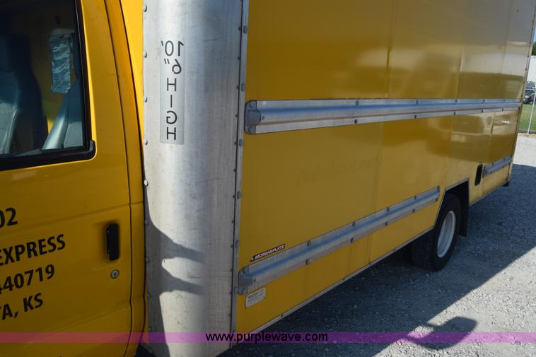 image for item K2838 2012 Ford E350 Super Duty box truck