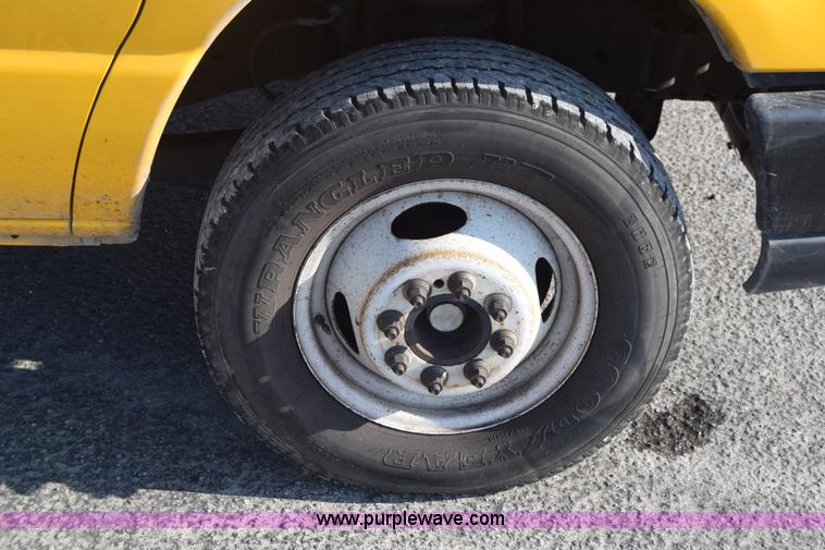 image for item K2838 2012 Ford E350 Super Duty box truck