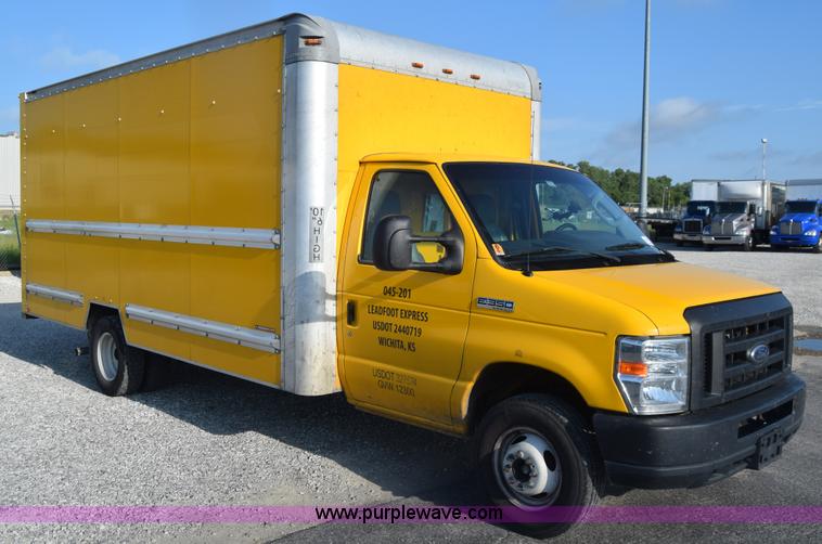 image for item K2842 2012 Ford E350 Super Duty box truck