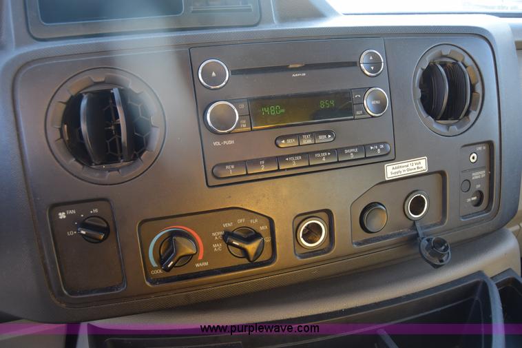 image for item K2842 2012 Ford E350 Super Duty box truck