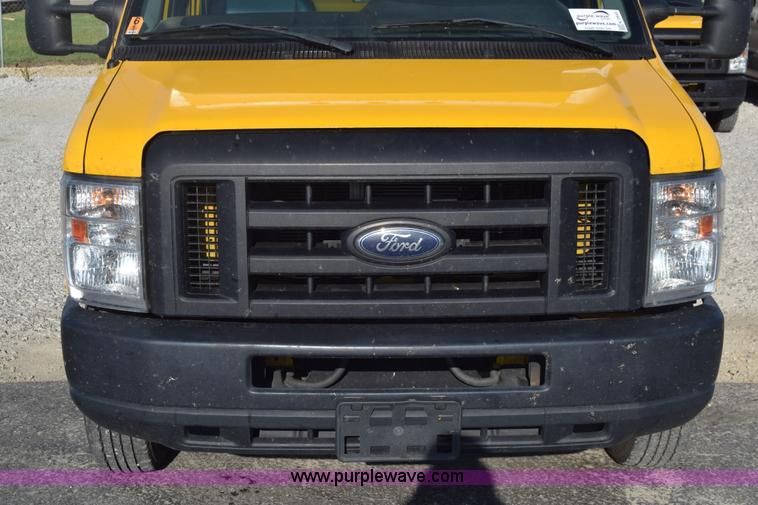 image for item K2842 2012 Ford E350 Super Duty box truck