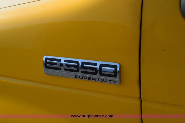image for item K2842 2012 Ford E350 Super Duty box truck