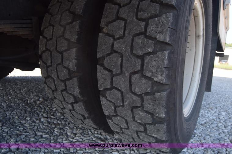 image for item K2842 2012 Ford E350 Super Duty box truck