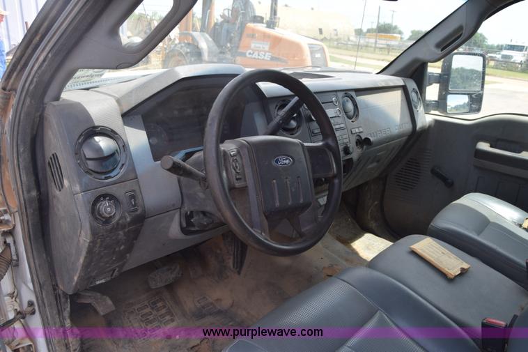 image for item K2928 2011 Ford F250 Super Duty Crew Cab pickup truck