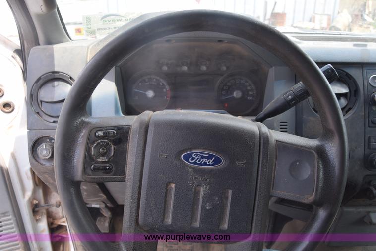 image for item K2928 2011 Ford F250 Super Duty Crew Cab pickup truck