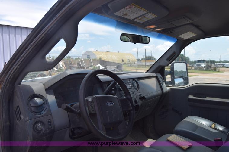 image for item K2928 2011 Ford F250 Super Duty Crew Cab pickup truck