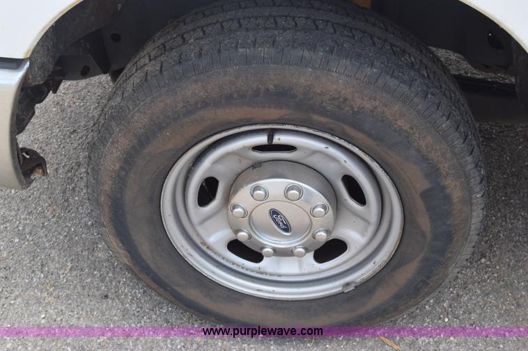 image for item K2928 2011 Ford F250 Super Duty Crew Cab pickup truck