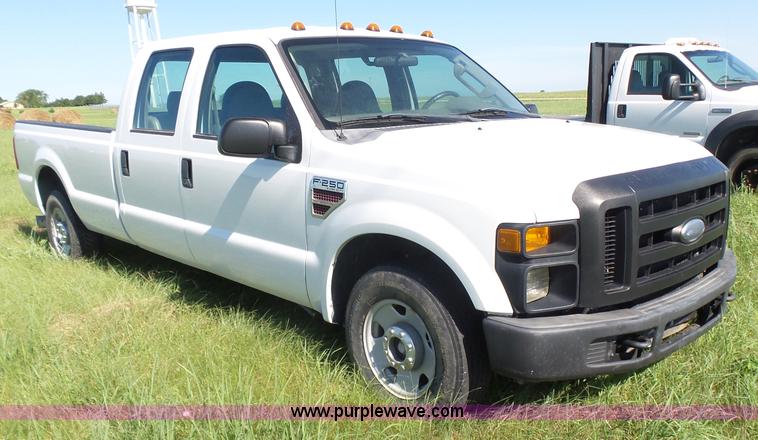 image for item K3152 2008 Ford F250 Super Duty Crew Cab pickup truck