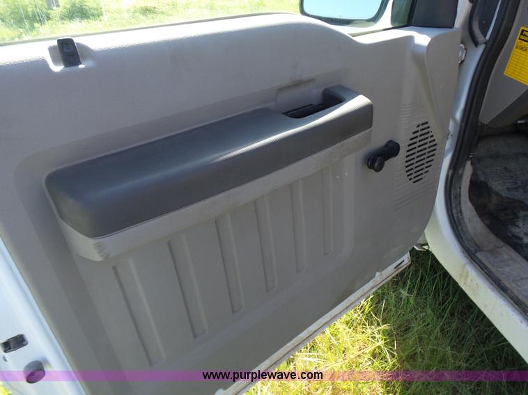 image for item K3152 2008 Ford F250 Super Duty Crew Cab pickup truck