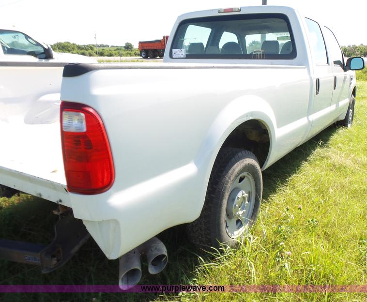 image for item K3152 2008 Ford F250 Super Duty Crew Cab pickup truck