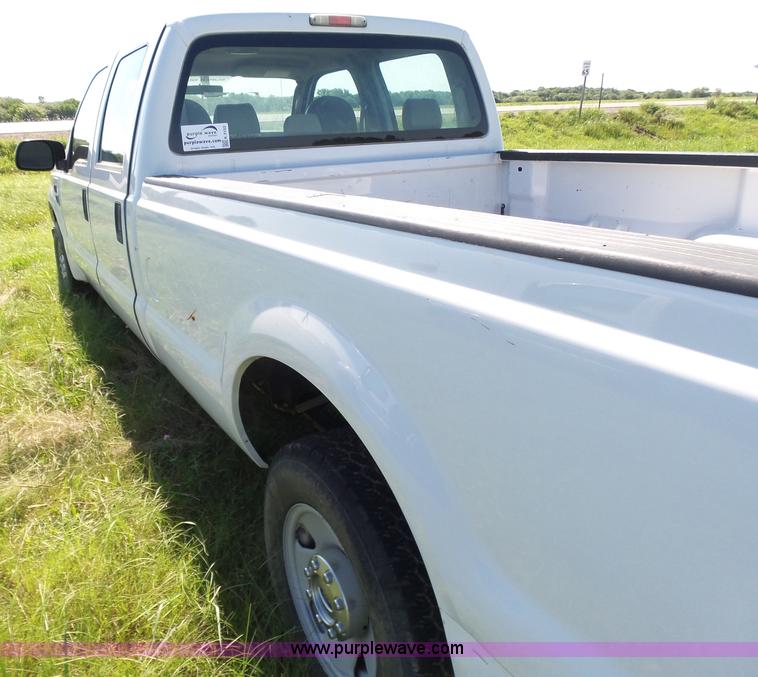 image for item K3152 2008 Ford F250 Super Duty Crew Cab pickup truck