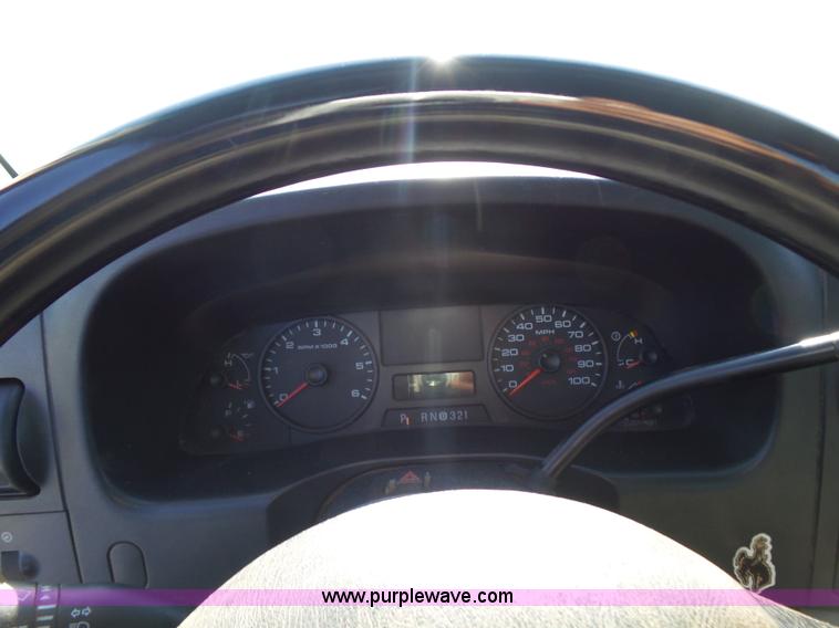 image for item K3154 2006 Ford F250 Super Duty SuperCab flatbed pickup truck