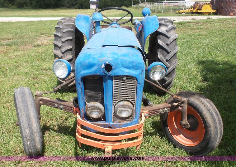 image for item K3591 1960 Fordson Dextra tractor
