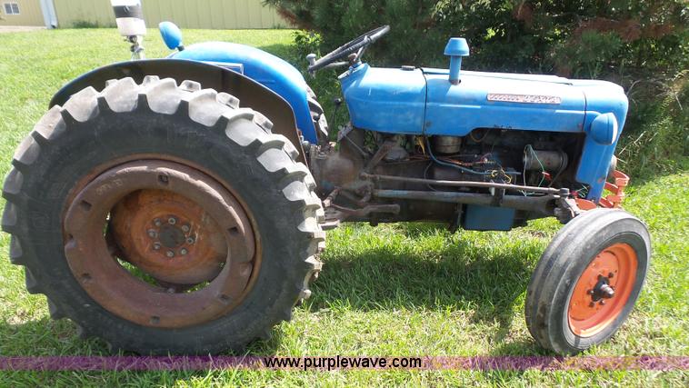 image for item K3591 1960 Fordson Dextra tractor