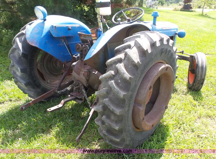 image for item K3591 1960 Fordson Dextra tractor