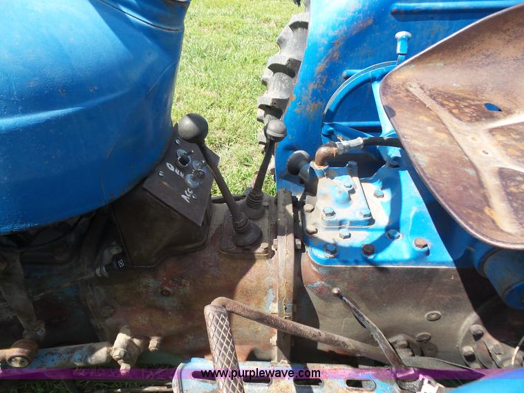 image for item K3591 1960 Fordson Dextra tractor