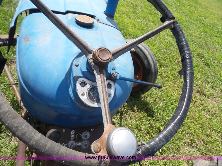 image for item K3591 1960 Fordson Dextra tractor