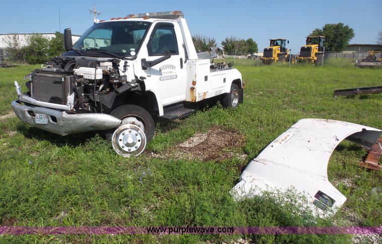 image for item K3597 2007 Chevrolet 5500 wrecker truck
