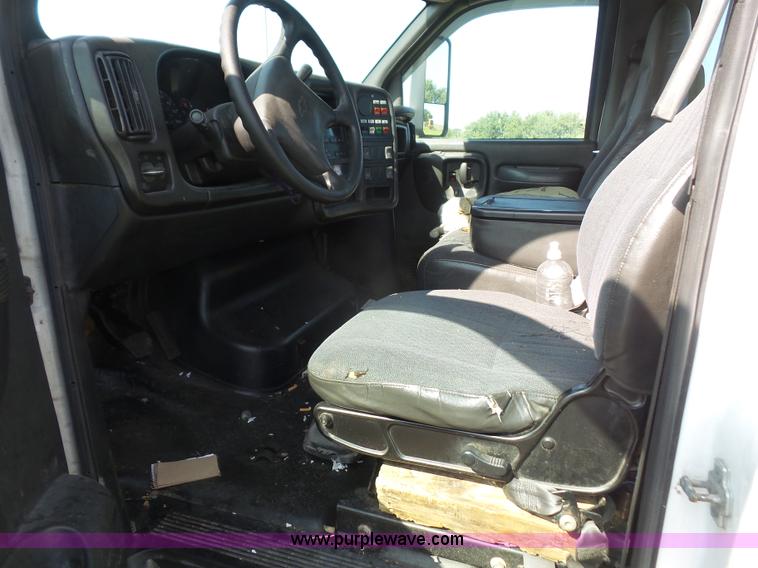 image for item K3597 2007 Chevrolet 5500 wrecker truck