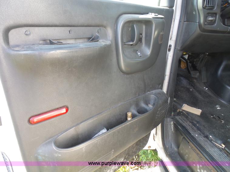 image for item K3597 2007 Chevrolet 5500 wrecker truck