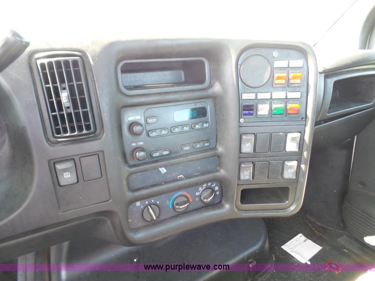 image for item K3597 2007 Chevrolet 5500 wrecker truck