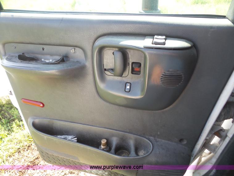 image for item K3597 2007 Chevrolet 5500 wrecker truck