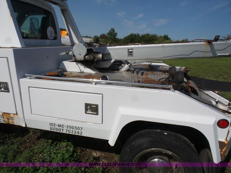 image for item K3597 2007 Chevrolet 5500 wrecker truck