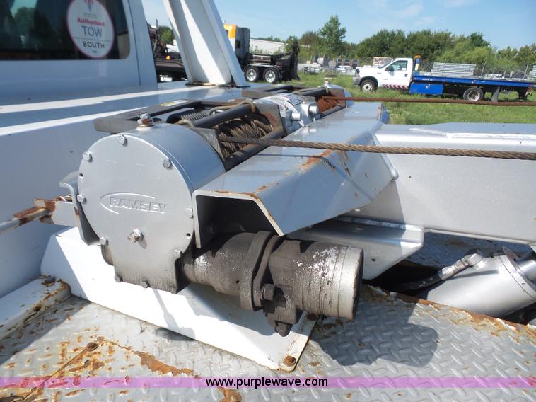 image for item K3597 2007 Chevrolet 5500 wrecker truck