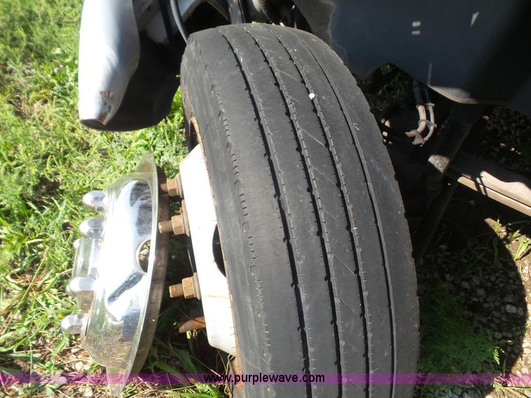 image for item K3597 2007 Chevrolet 5500 wrecker truck