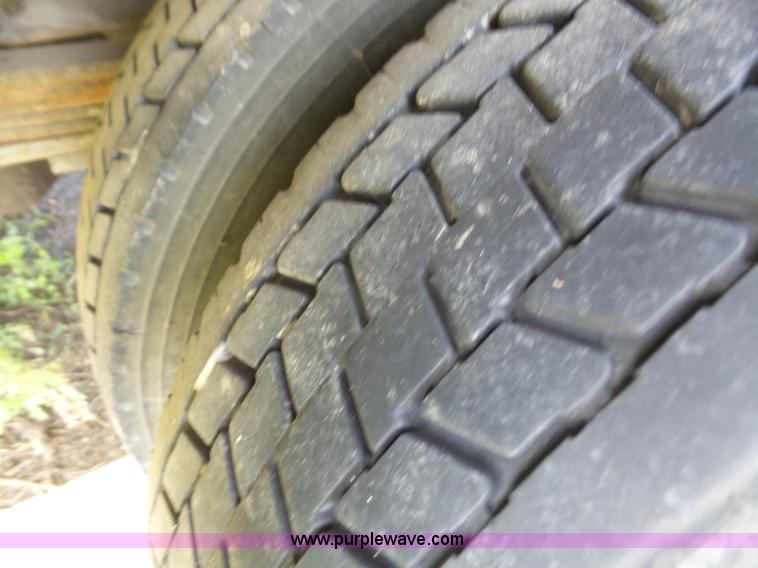 image for item K3597 2007 Chevrolet 5500 wrecker truck