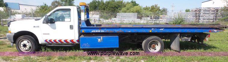 image for item K3598 2004 Ford F550 rollback truck