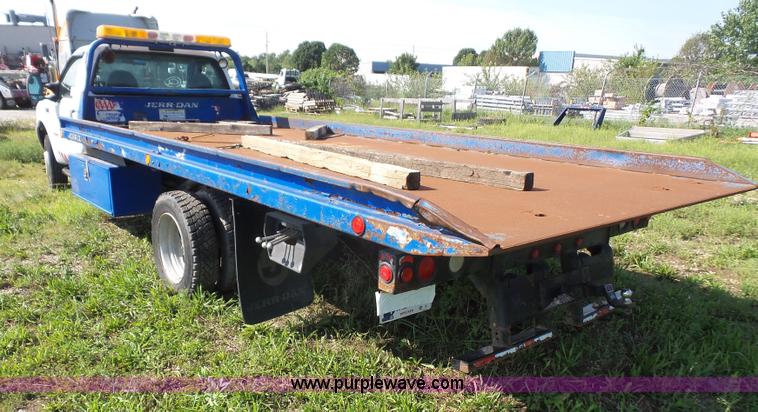 image for item K3598 2004 Ford F550 rollback truck
