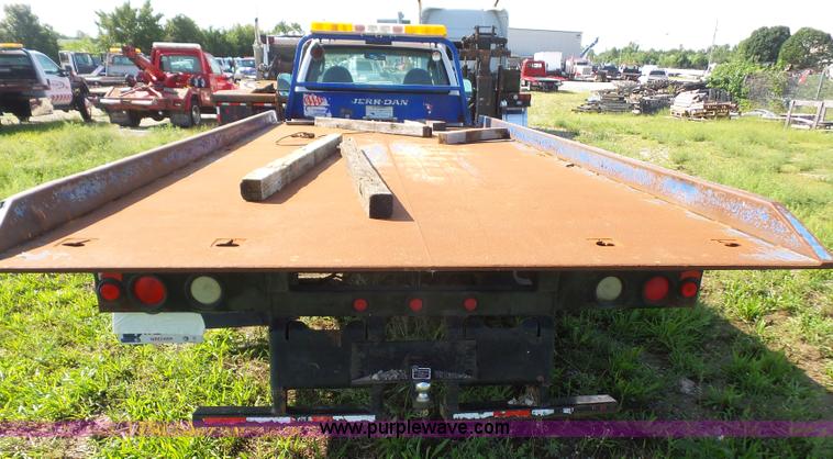 image for item K3598 2004 Ford F550 rollback truck