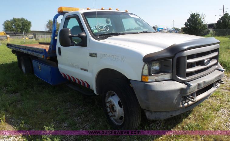 image for item K3598 2004 Ford F550 rollback truck