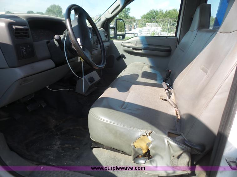 image for item K3598 2004 Ford F550 rollback truck