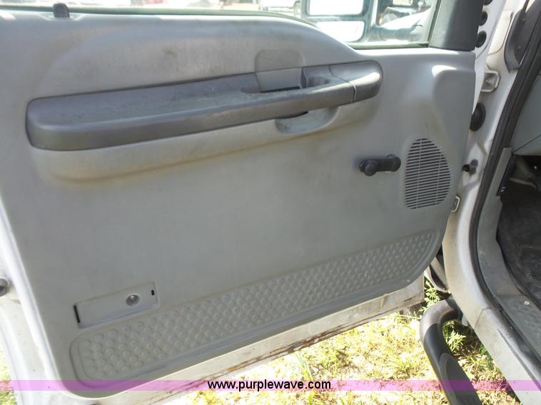 image for item K3598 2004 Ford F550 rollback truck