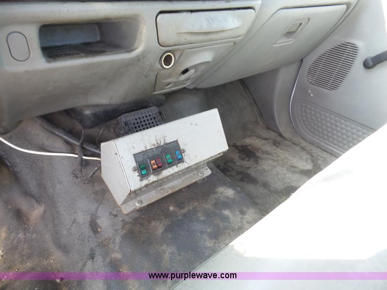 image for item K3598 2004 Ford F550 rollback truck