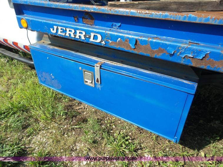 image for item K3598 2004 Ford F550 rollback truck