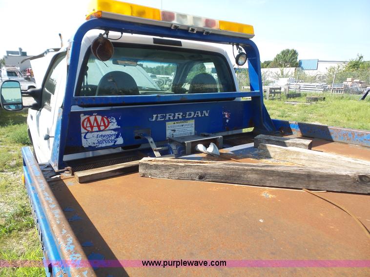 image for item K3598 2004 Ford F550 rollback truck