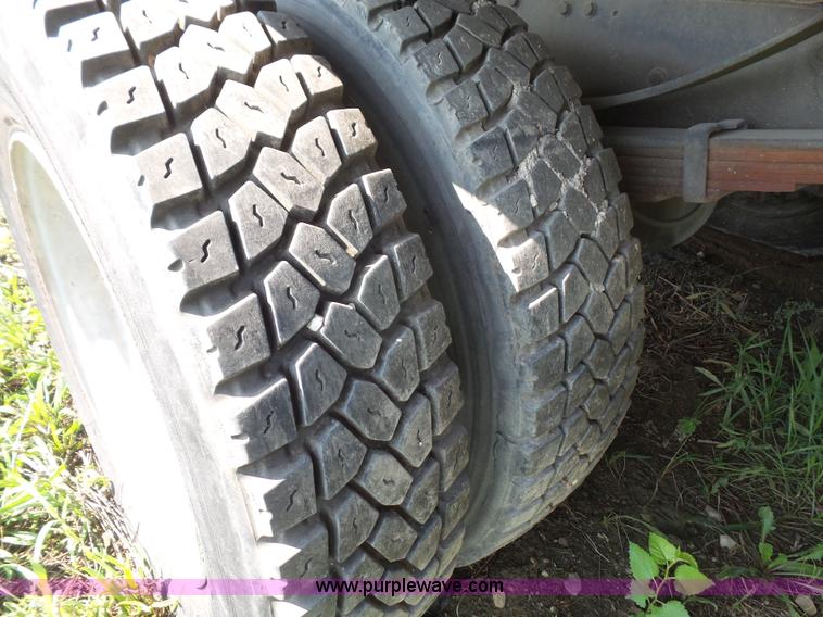 image for item K3598 2004 Ford F550 rollback truck