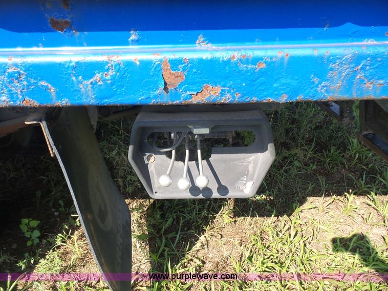 image for item K3598 2004 Ford F550 rollback truck