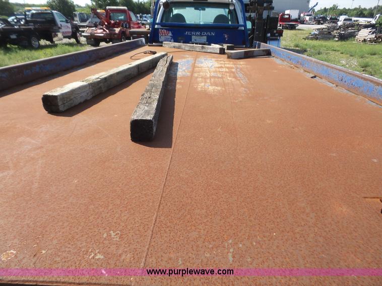 image for item K3598 2004 Ford F550 rollback truck