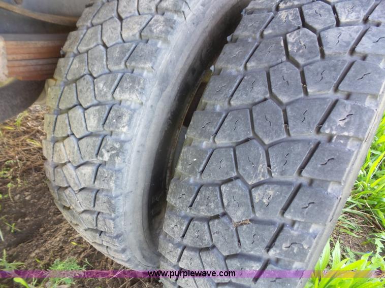 image for item K3598 2004 Ford F550 rollback truck