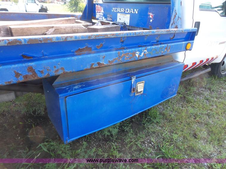 image for item K3598 2004 Ford F550 rollback truck