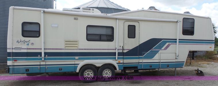 image for item K3612 1994 Fleetwood Westport camper