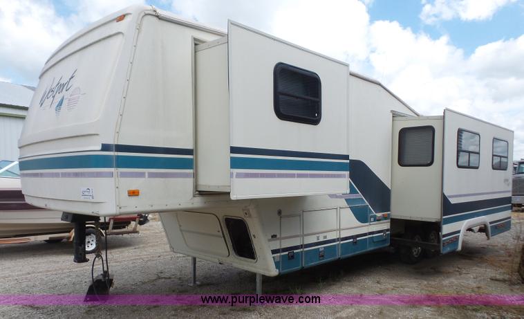 image for item K3612 1994 Fleetwood Westport camper