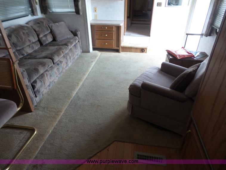 image for item K3612 1994 Fleetwood Westport camper